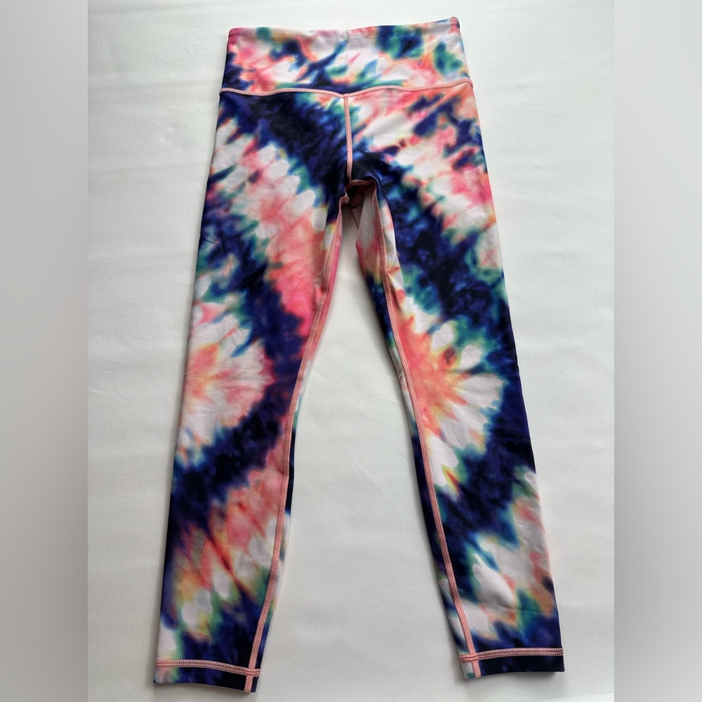 Athleta colorful elation tie dye 7/8 leggings. Size S